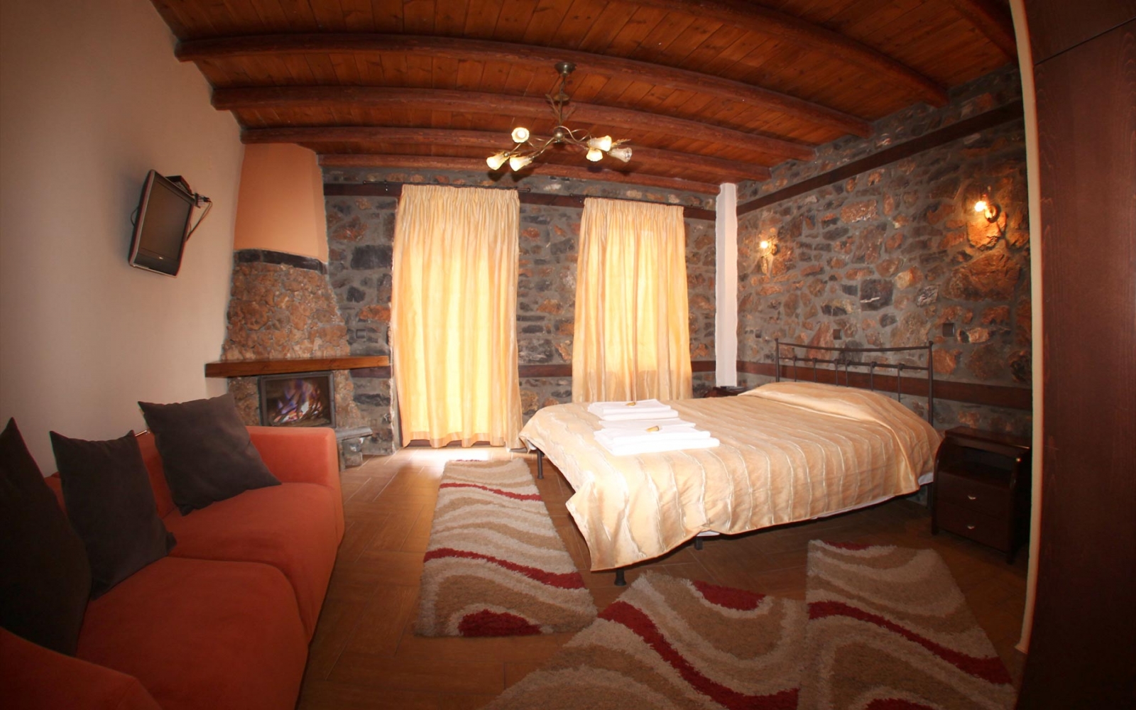 Deluxe double room with fireplace