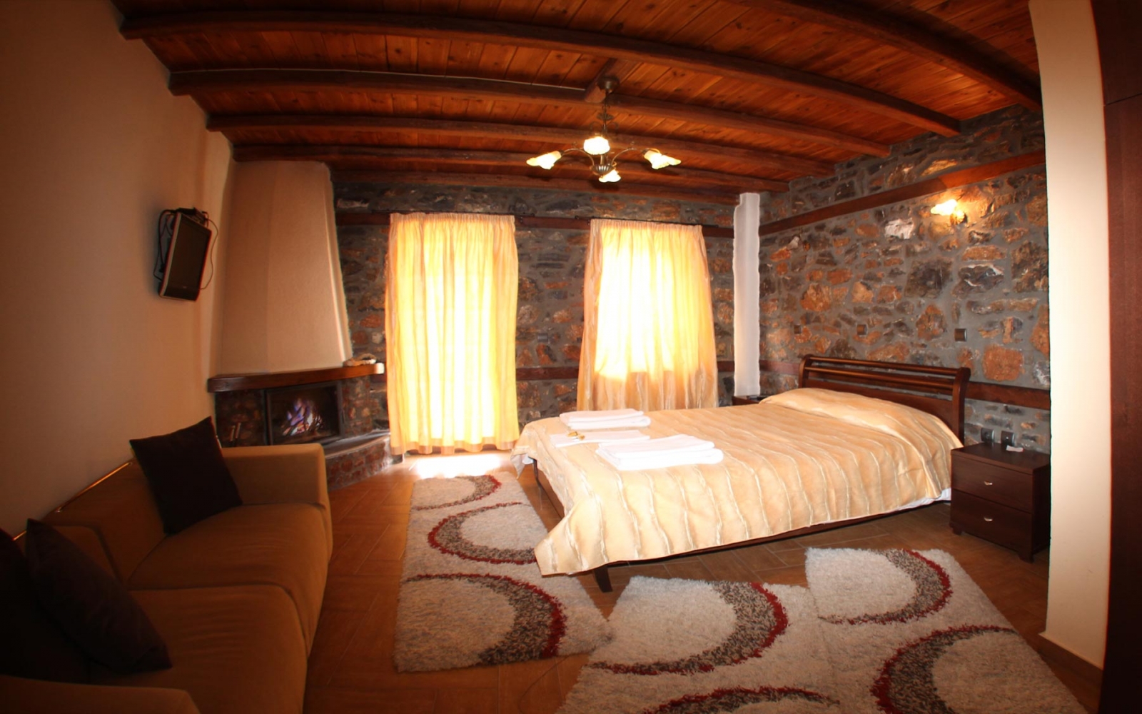 Deluxe double room with fireplace